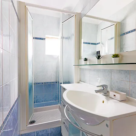 Quartier Le Marais Free Netflix Paris